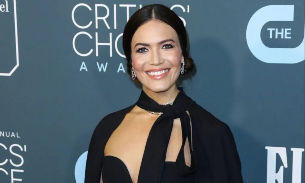 mandy-moore-height-how-tall-is-the-actress-in-real-life