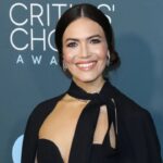 mandy-moore-height-how-tall-is-the-actress-in-real-life