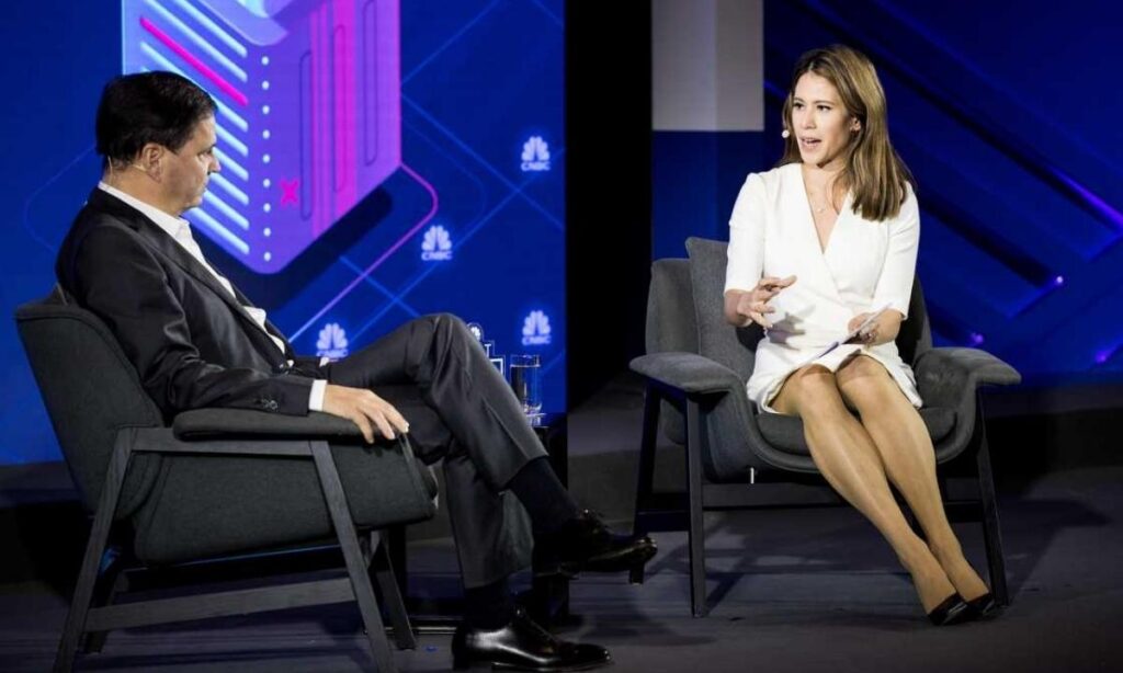 deirdre-bosa-social-media-accounts