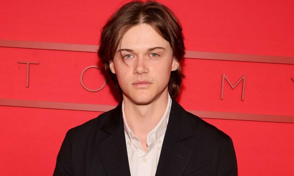 christopher-briney-age-and-birthday