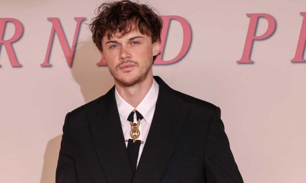 christopher-briney-social-media-accounts