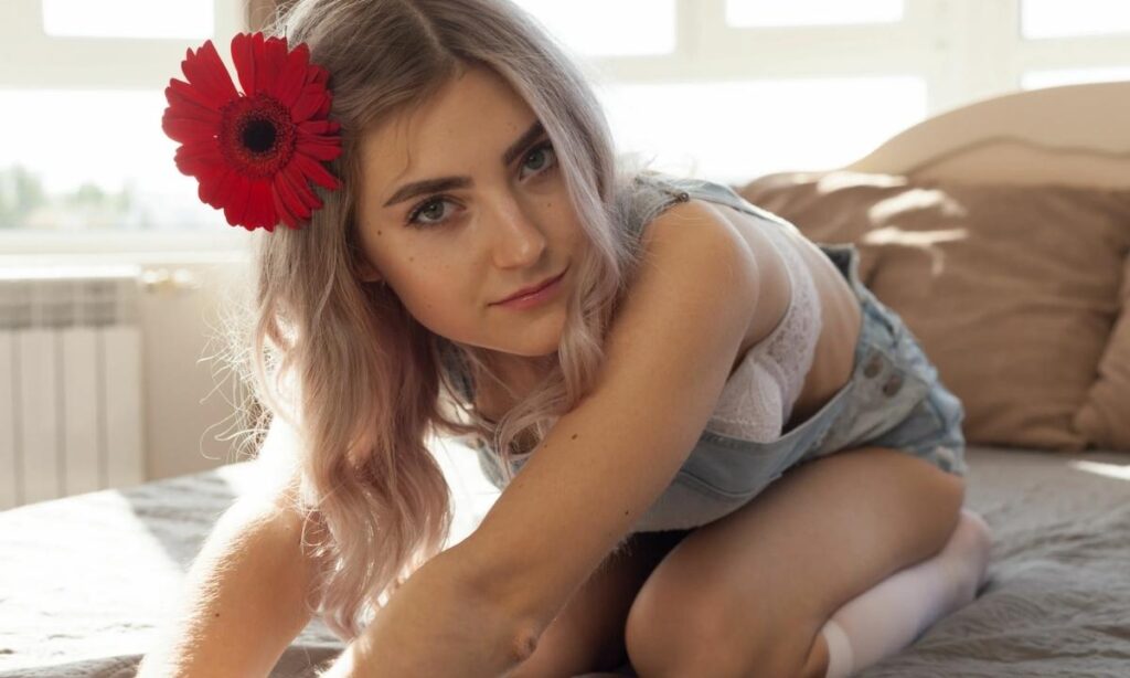 eva-elfie-age-weight-height-and-physical-appearance